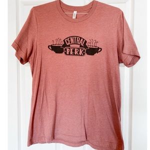 Central Perk - FRIENDS tee sz Large